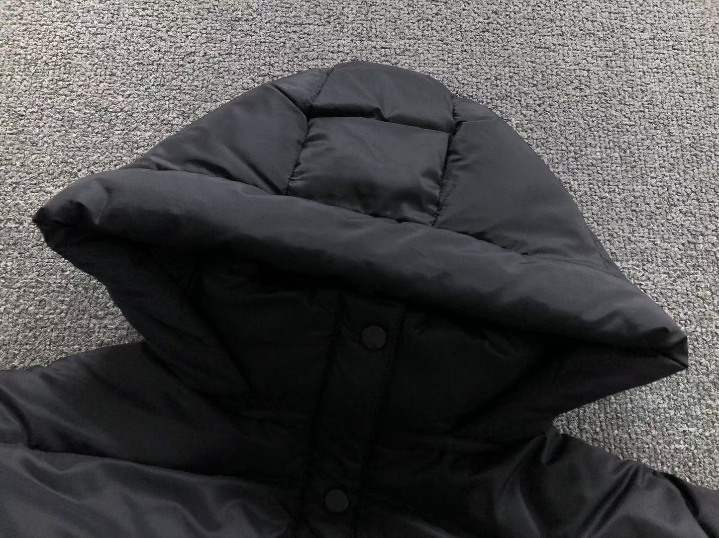 Jaqueta ALO puffer com capuz Feminino