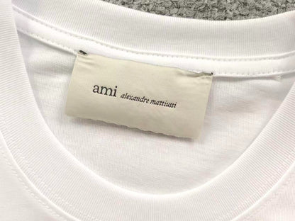 Camiseta AMI Paris Logo Coração Mini Bordado