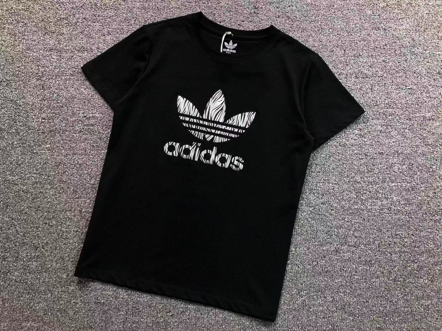 Camiseta adidas Originals Zebra Trefoil