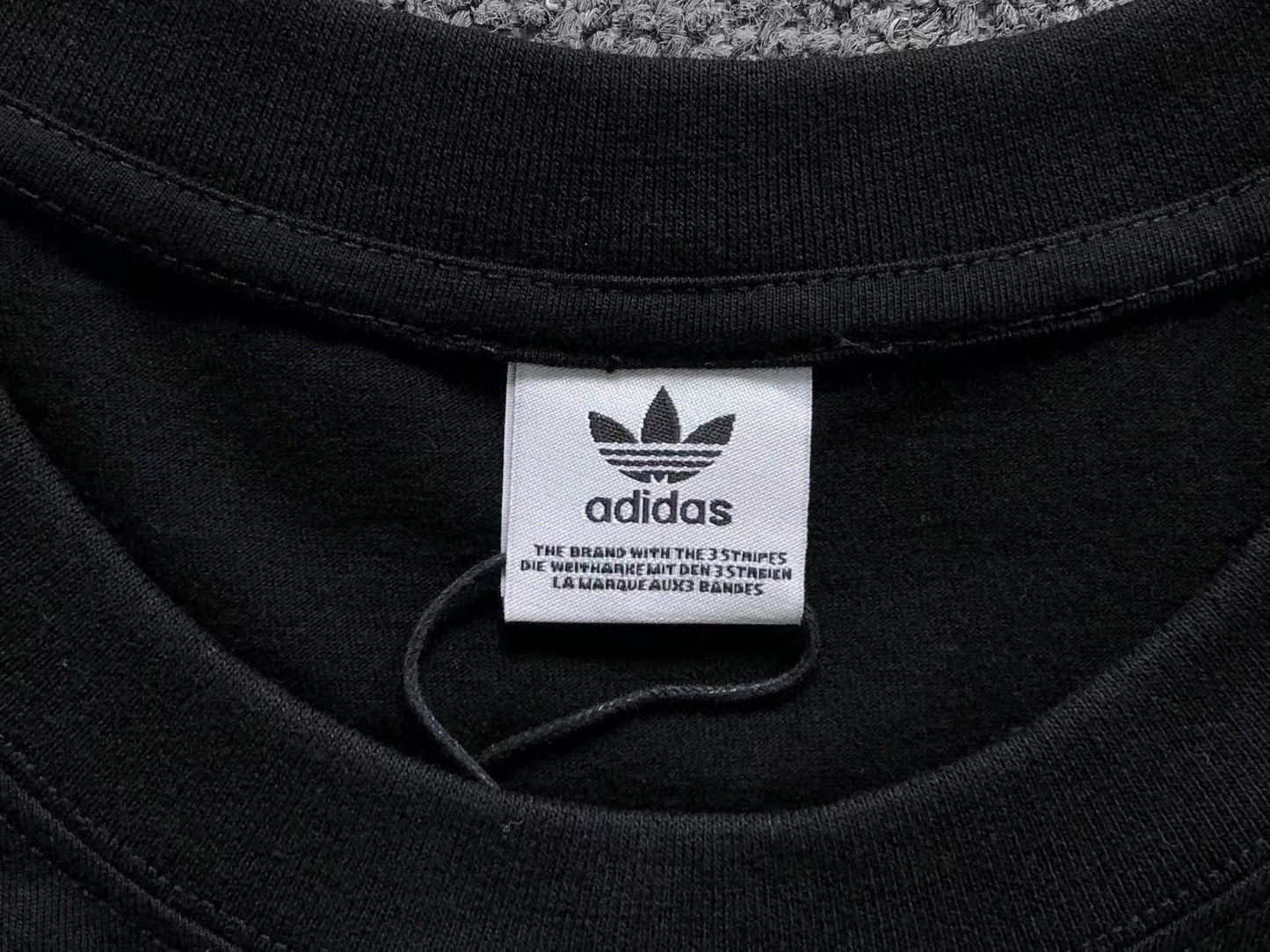 Camiseta Adidas Dept 1972 Vintage Logo