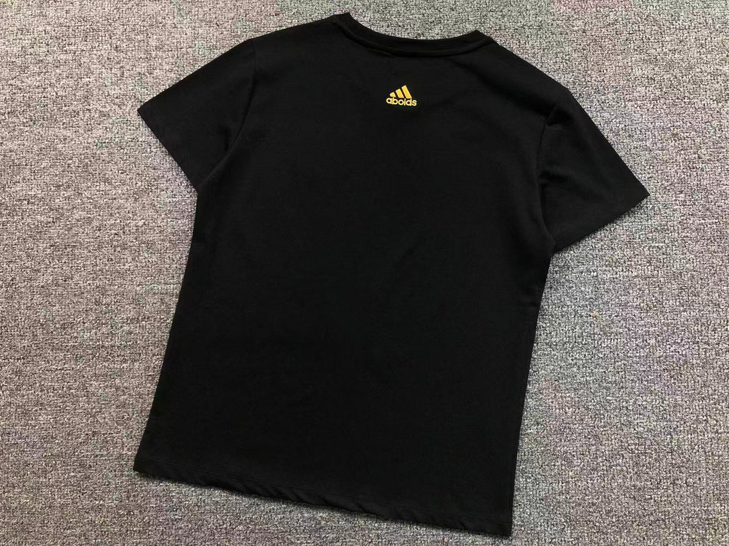 Camiseta Adidas Mini Icon Essentials Feminina