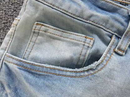 Calça AMIRI Logo Distressed Light Blue Denim