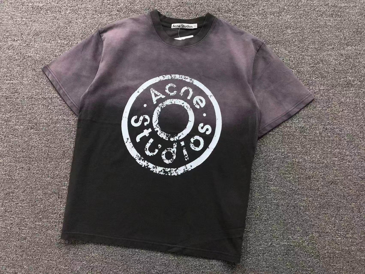 Camiseta Acne Studios Worn Circle Graphic