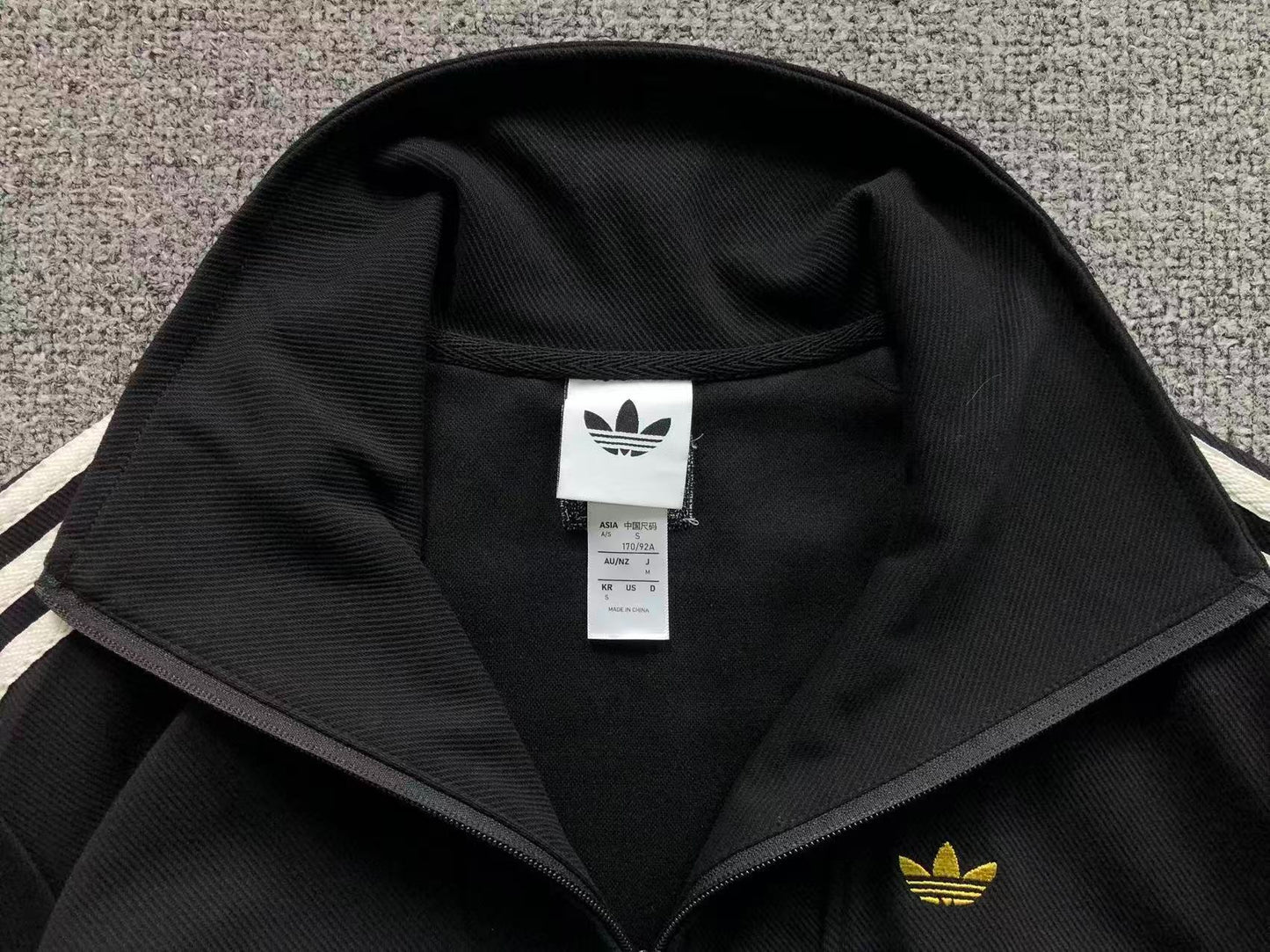 Moletom Adidas Clean Heritage Fit Feminina