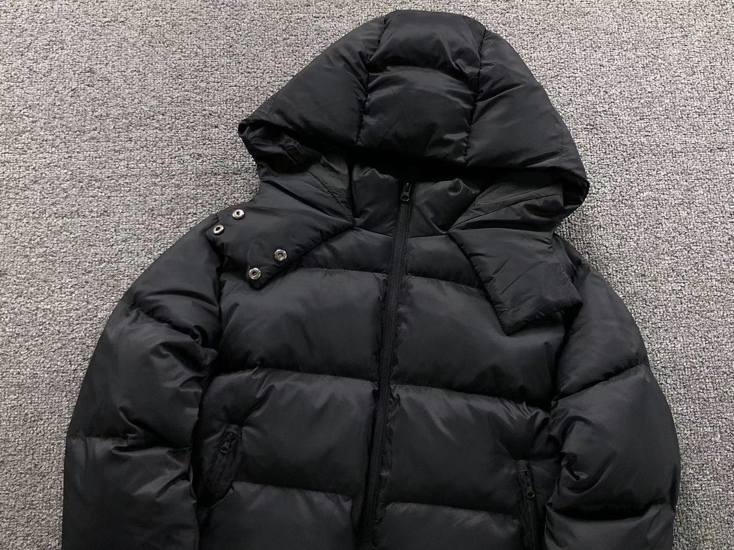 Jaqueta ALO puffer com capuz Feminino