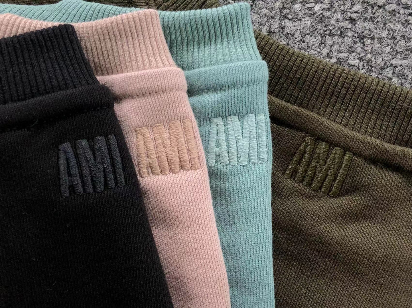 Moletom AMI Paris Crewneck Minimal Ami de Cœur