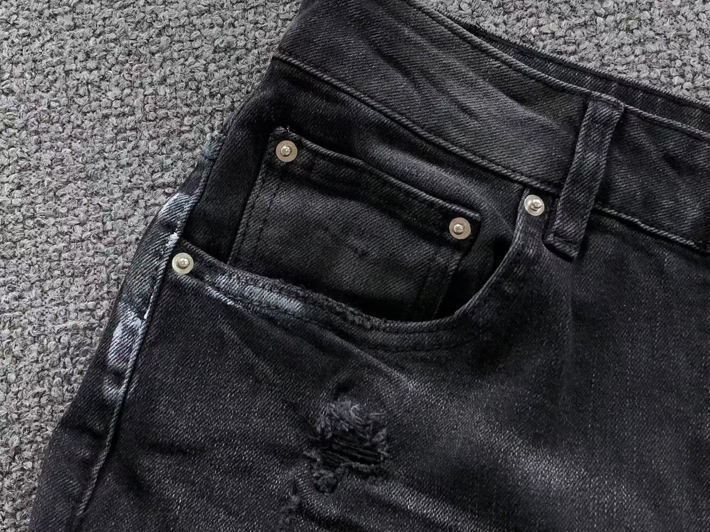Calça AMIRI Heavy Destroyed Black Denim