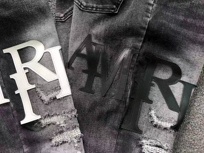 Calça AMIRI Tonal Logo Black Destroyed Denim