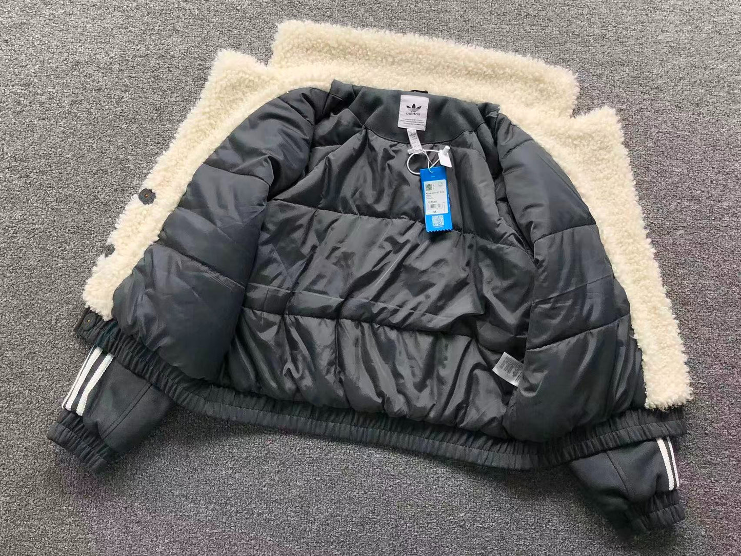 Jaqueta Adidas Feminina Sherpa Suede Winter Jacket