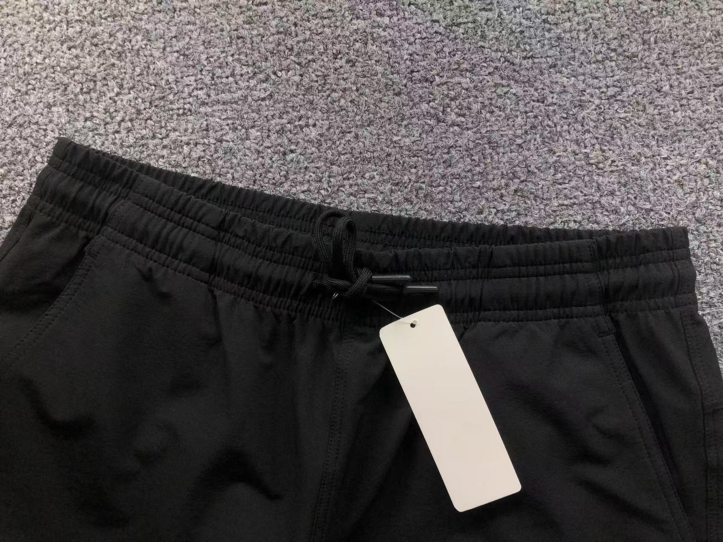 Calça elástica ALO moletom cargo