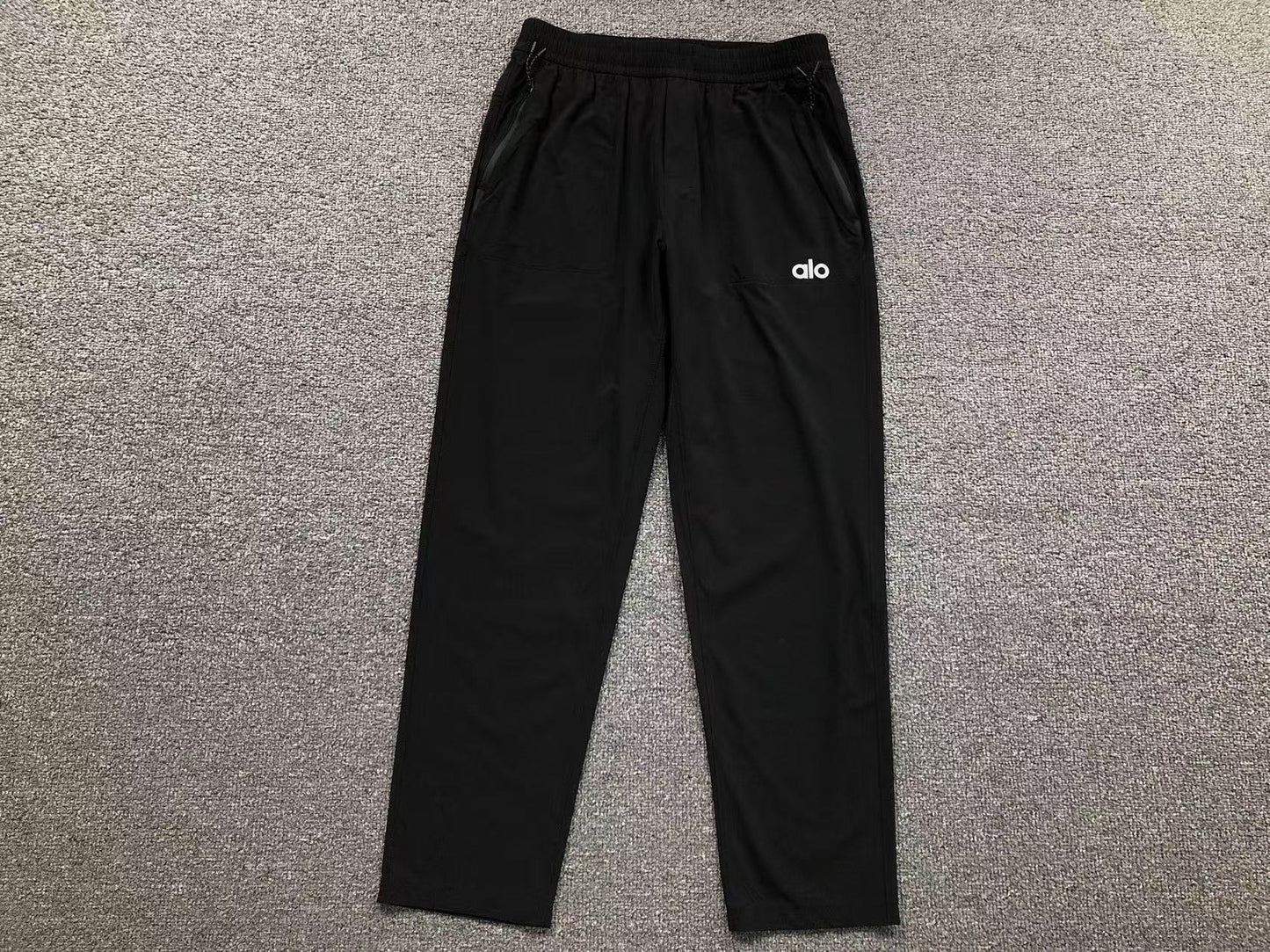 Calça elástica ALO moletom cargo