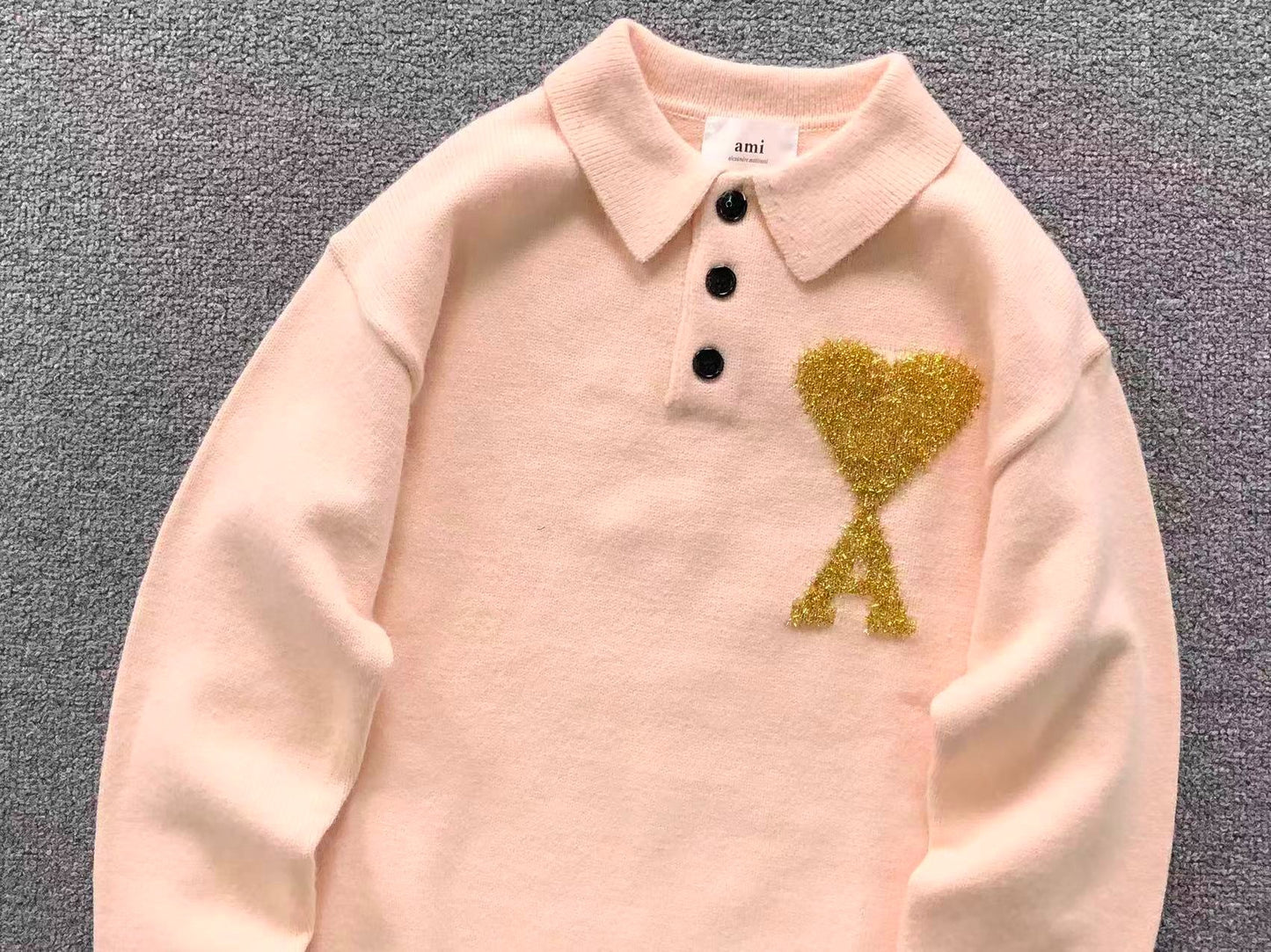 Suéter Polo AMI Paris Coração Dourado