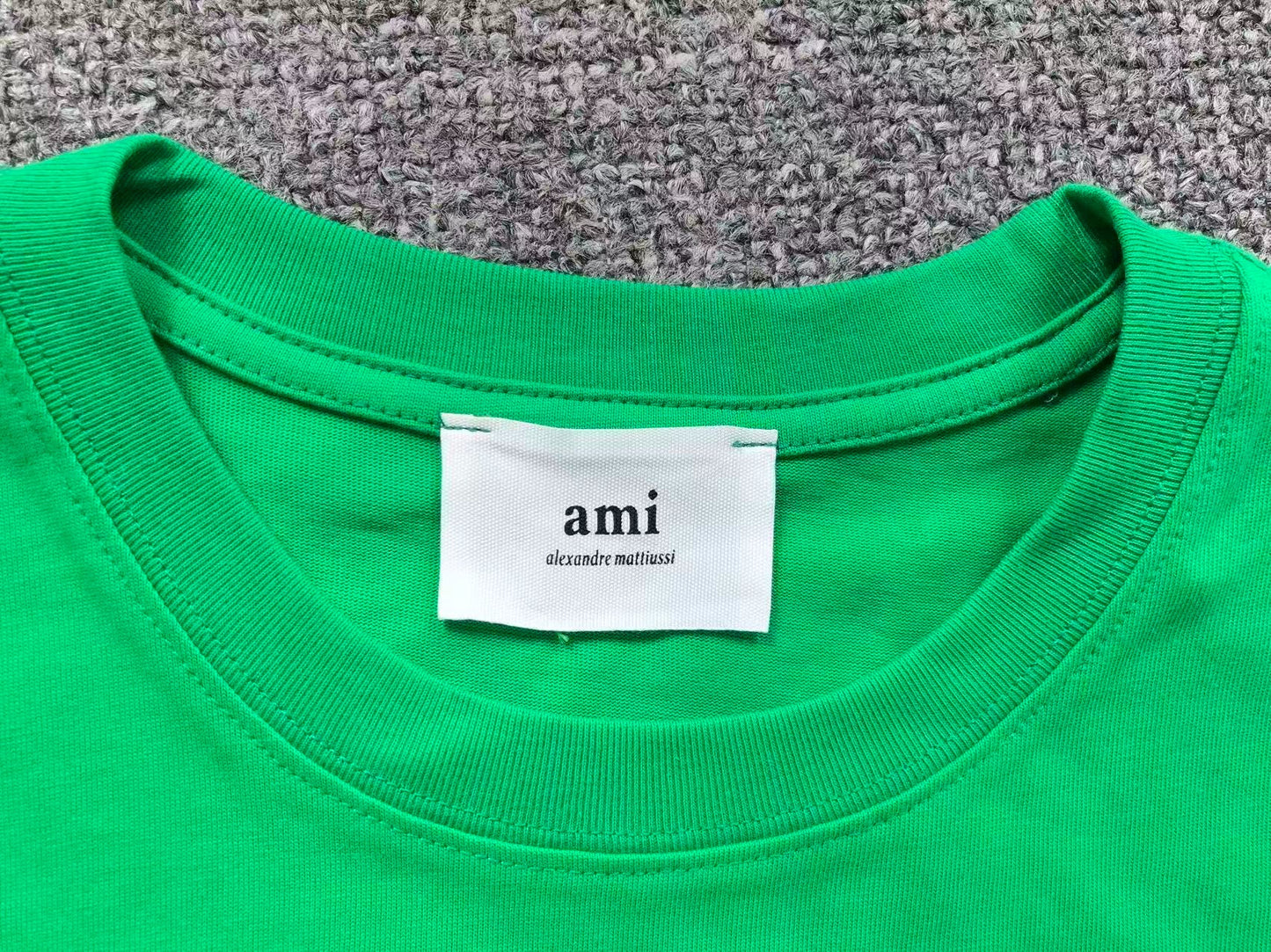 Camiseta AMI Paris Mini Heart Color Contrast