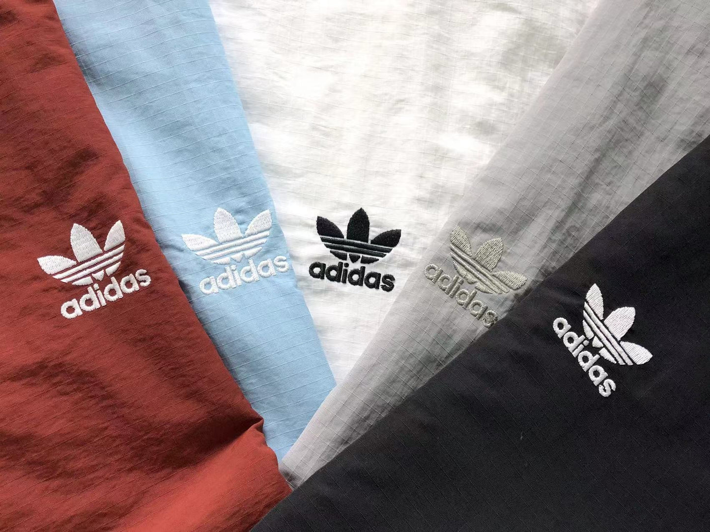 Jaqueta Adidas Archive Silent Motion Windbreaker