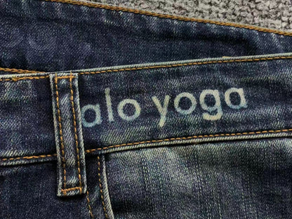 Calça ALO jeans reta azul estonado