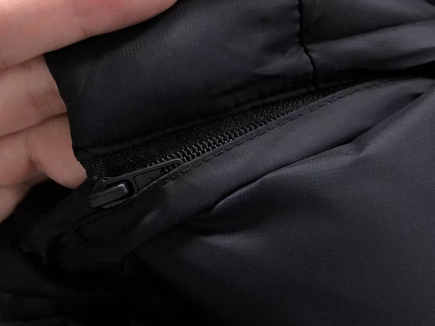 Jaqueta ALO puffer com capuz Feminino