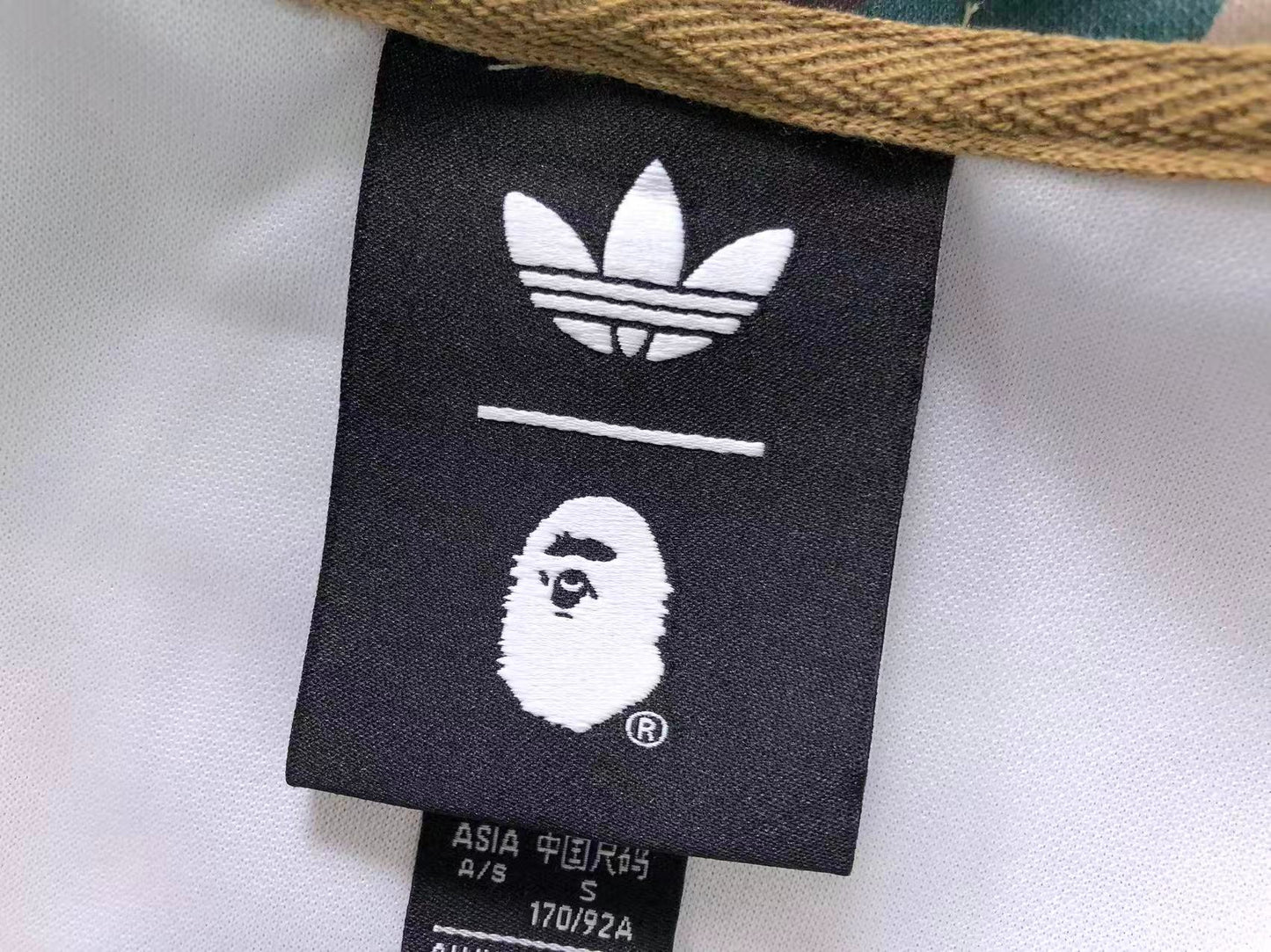 Moletom Adidas x BAPE Shark Camo Zip Hoodie