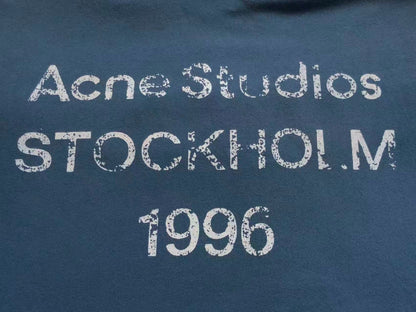 Camiseta Acne Studios Stockholm 1996 Vintage Logo