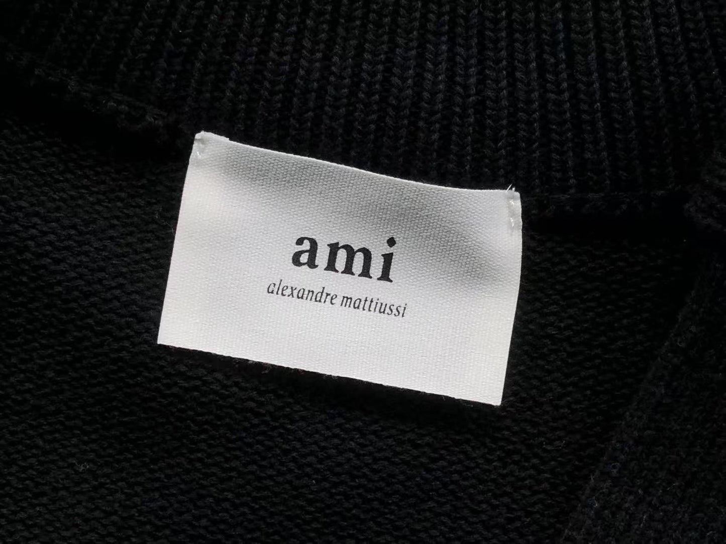Suéter Cardigan AMI Paris Logo Embossed