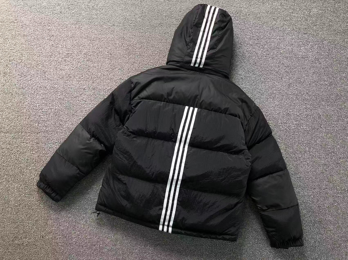 Jaqueta adidas Frostline Puffer