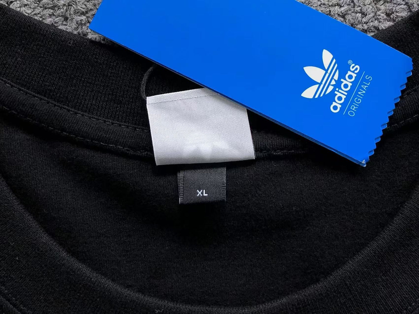 Camiseta Adidas Dept 1972 Vintage Logo