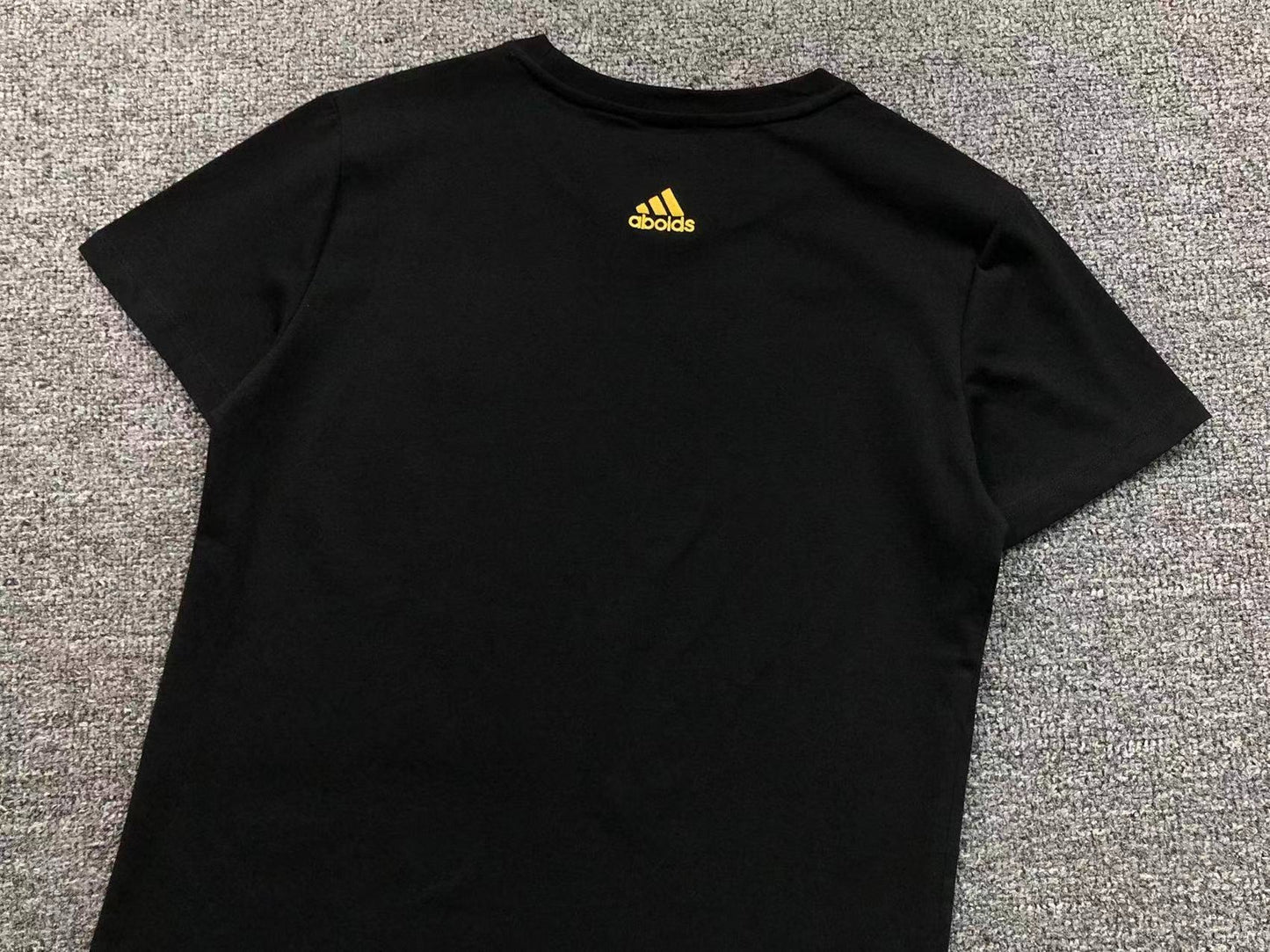 Camiseta Adidas Mini Icon Essentials Feminina
