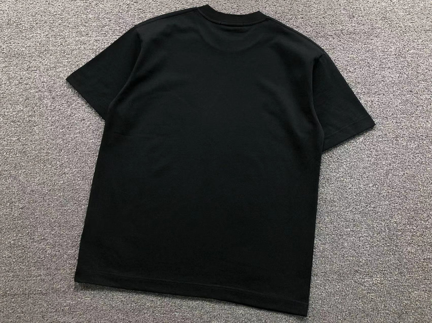Camiseta AMIRI Gothic Logo Gold Emblem