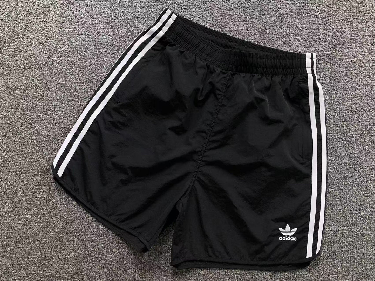 Short adidas Originals Lightweight Runner