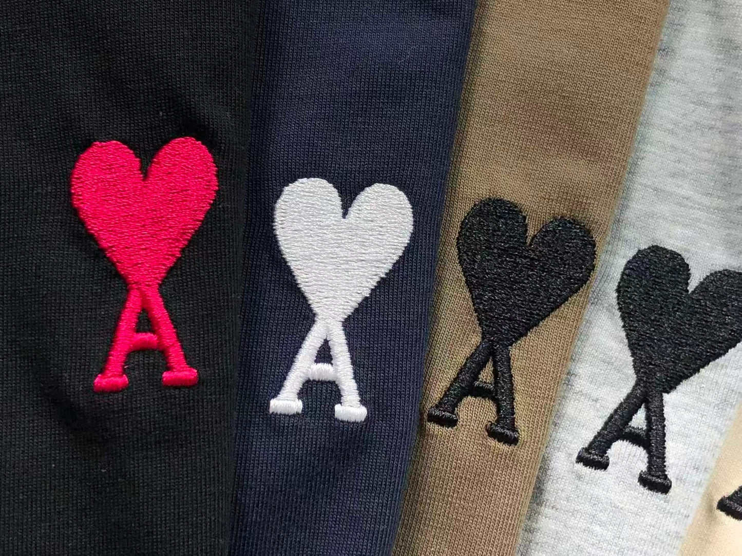 Camiseta AMI Paris Mini Heart Essential