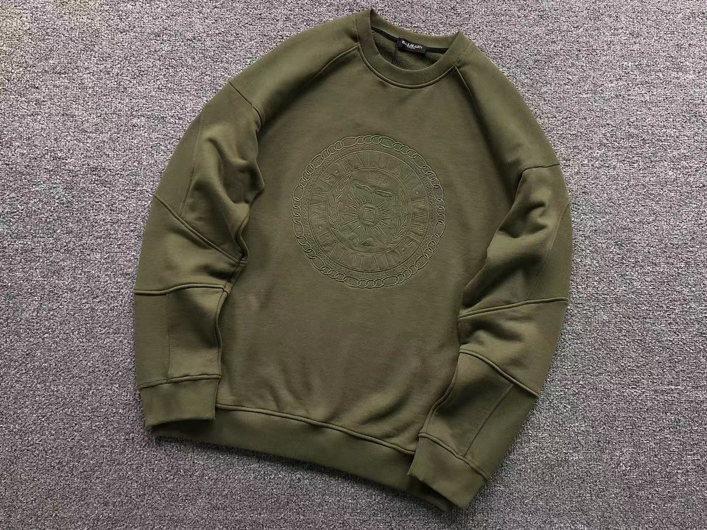 Conjunto Balmain Paris Medallion Sweat Set