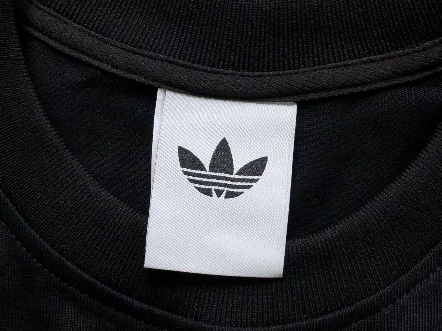 Camiseta Manga Longa adidas Originals Minimal Trefoil