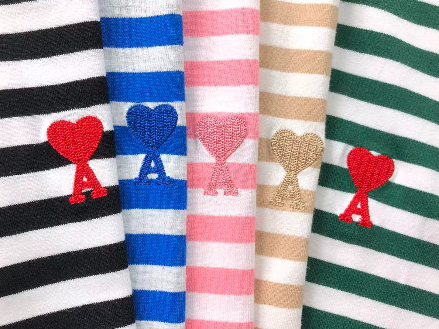 Camiseta AMI Paris Classic Heart Striped Tee