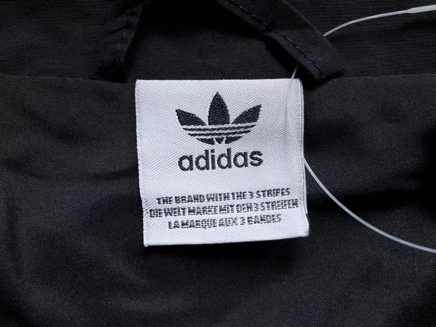 Jaqueta Adidas Lightweight Shell